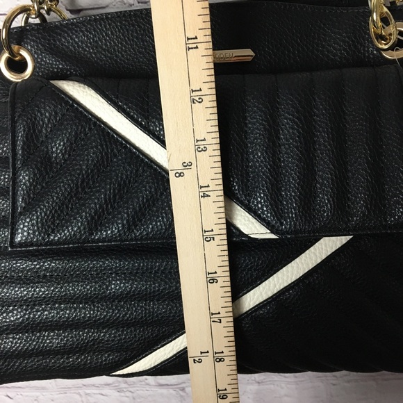 Steve Madden Quilted  Cream & Black Shoulder Purse - Picture 14 of 14